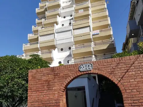 3 AMBIENTES + FRENTE AL MAR + BAULERA -