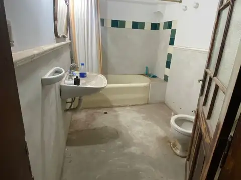 Importante Propiedad en Planta Alta en Villa Bellester
