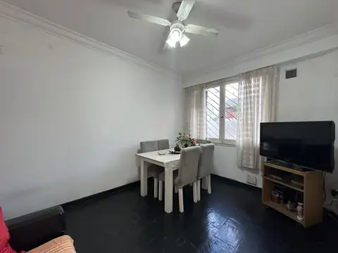Depto Tipo Casa en Venta 50 años