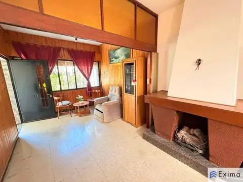 Casa 6 ambientes con 2 baños