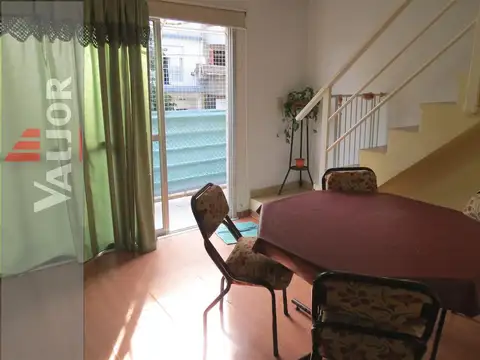 Depto Tipo Casa 3 ambientes con 3 baños