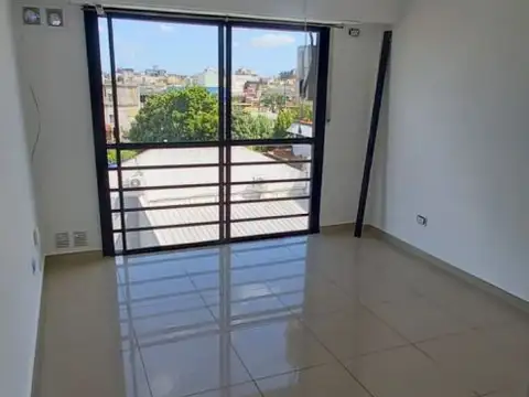 Departamento en Alquiler en Lomas Del Mirador, $ 400.000