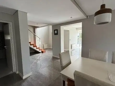 Casa en Venta al Este