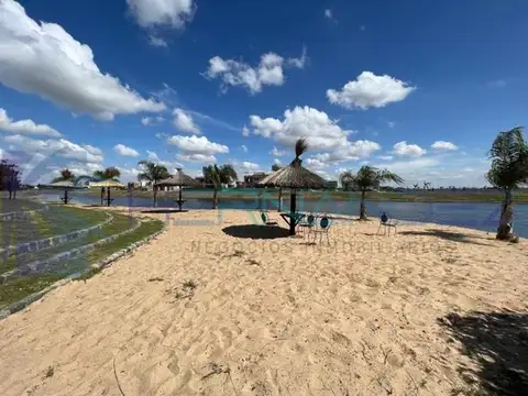 Venta Lote a la laguna Barrio El Principado 