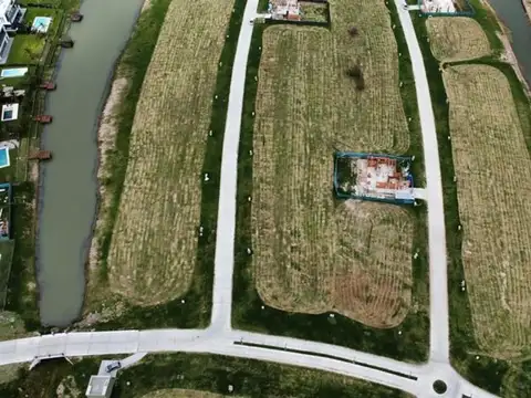 Venta Lote a la laguna Barrio El Principado