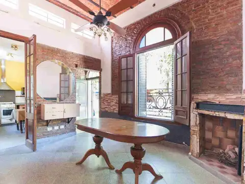 CASA 4 Amb c/terraza y quincho.