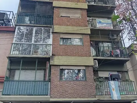 Depto. monoambiente c/ balcón en San Martín Centro
