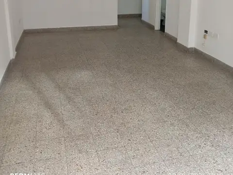 Depto. monoambiente c/ balcón en San Martín Centro