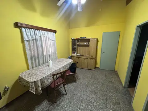 Casa 4 ambientes con 1 baño