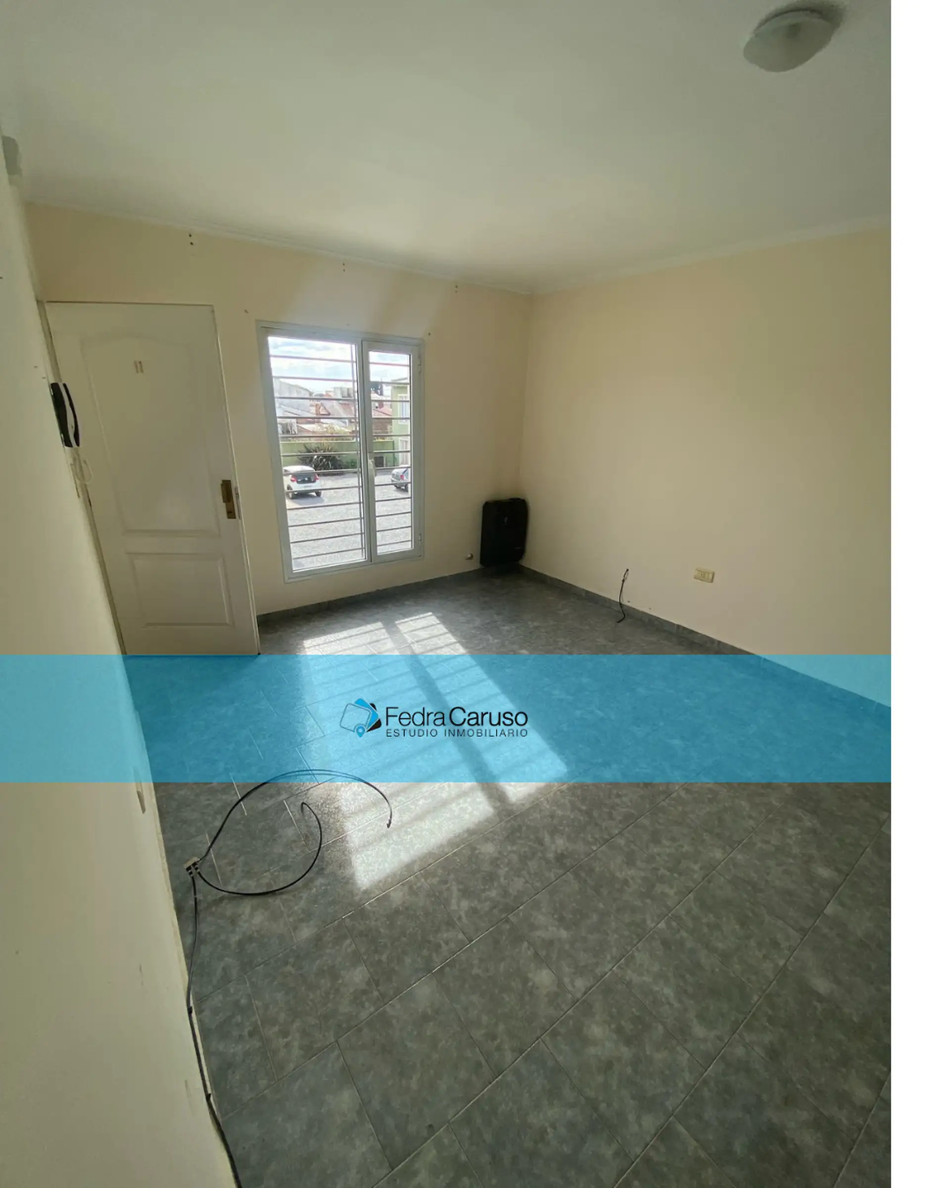 Depto 3 amb 60m², 2 dorm, 1 baño — 1er piso con acceso para auto (complejo)