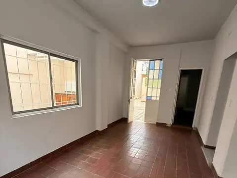 Depto Tipo Casa en Alquiler en Mataderos, $ 1.200.000