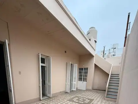 PH de 4 amb con patio y terraza-Sin expensas