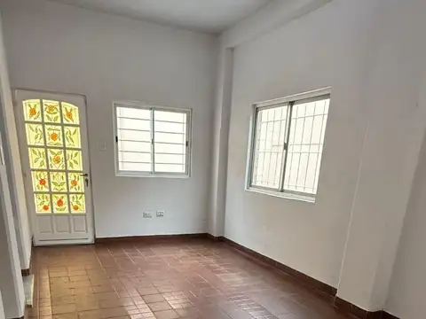 Depto Tipo Casa 4 ambientes con 1 baño