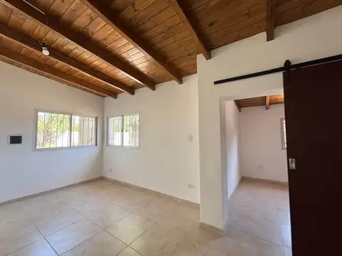 Casa 2 ambientes con 1 baño