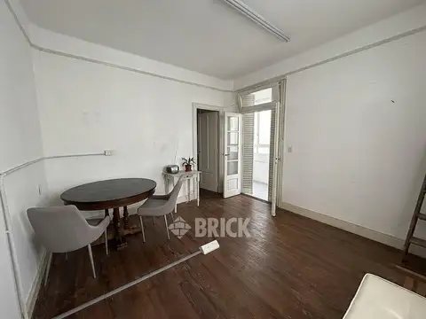 SARMIENTO AL 2000 - 57 M2 IMPECABLE BAÑO Y COCINA COMPLETOS