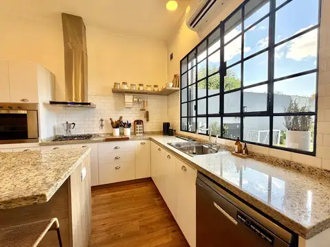 Casa en Venta en Lomas De Zamora, USD 150.000