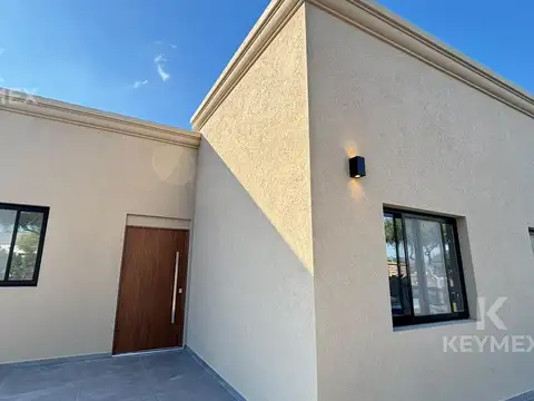 Casa en Venta en Pilar del Este - San Ramiro, USD 178.000