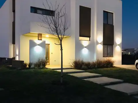 Casa en Venta en Puertos del Lago, Araucarias, Escobar