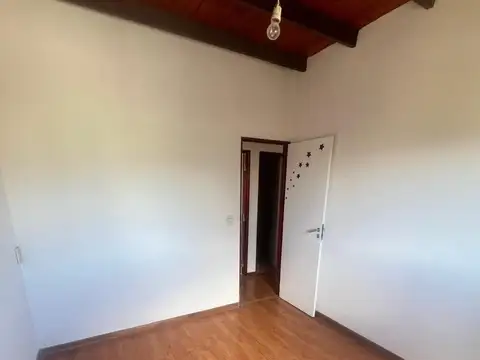 DEPTO 4 AMBIENTES BARRIO EL CONDOR