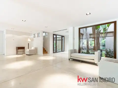 Casa 7 ambientes con 4 baños