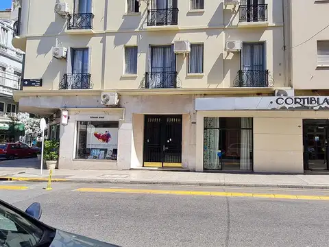 Local en Venta en Barrio Norte, USD 120.000