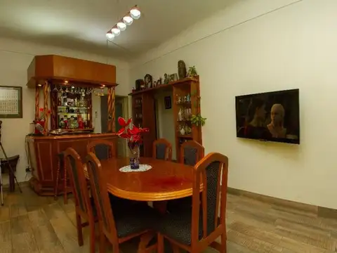 Casa 7 ambientes con 3 baños