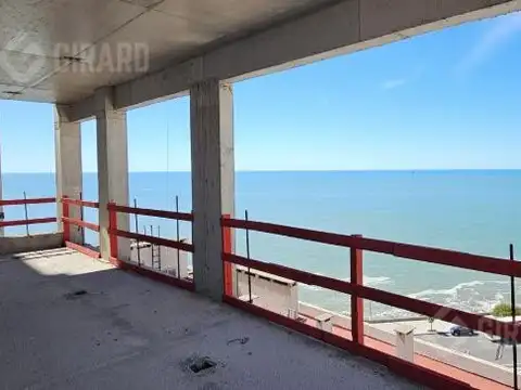 Venta 2 ambientes con vista plena al mar, con cochera. Edificio de categoría  "Dimora Torreón".