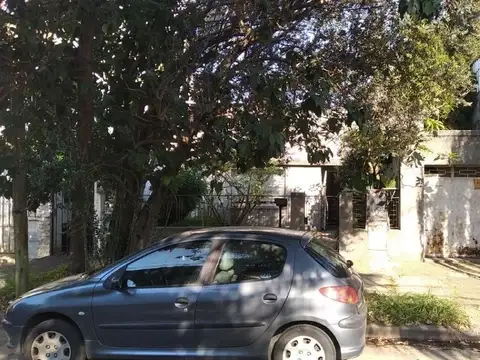 Casa - Venta - Argentina, Tres de Febrero - SANTIAGO PARODI 3834