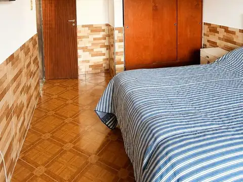 Casa 6 ambientes con 2 baños