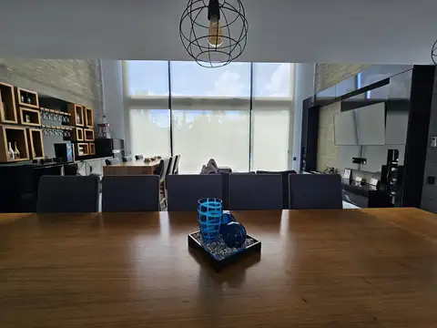 VENTA DE CASA 7 AMBIENTES EN TERRAVISTA