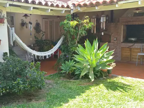 Casa | Venta | 4 ambientes | Banfield