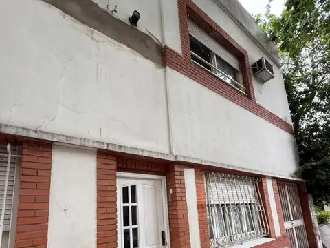 Depto Tipo Casa en Venta con 1 cocheras