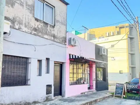 Venta - Propiedad con 2Locales y 2 Viviendas, Multifunción