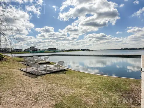 Lote en venta en Puertos Barrio Amarras, a la laguna!!