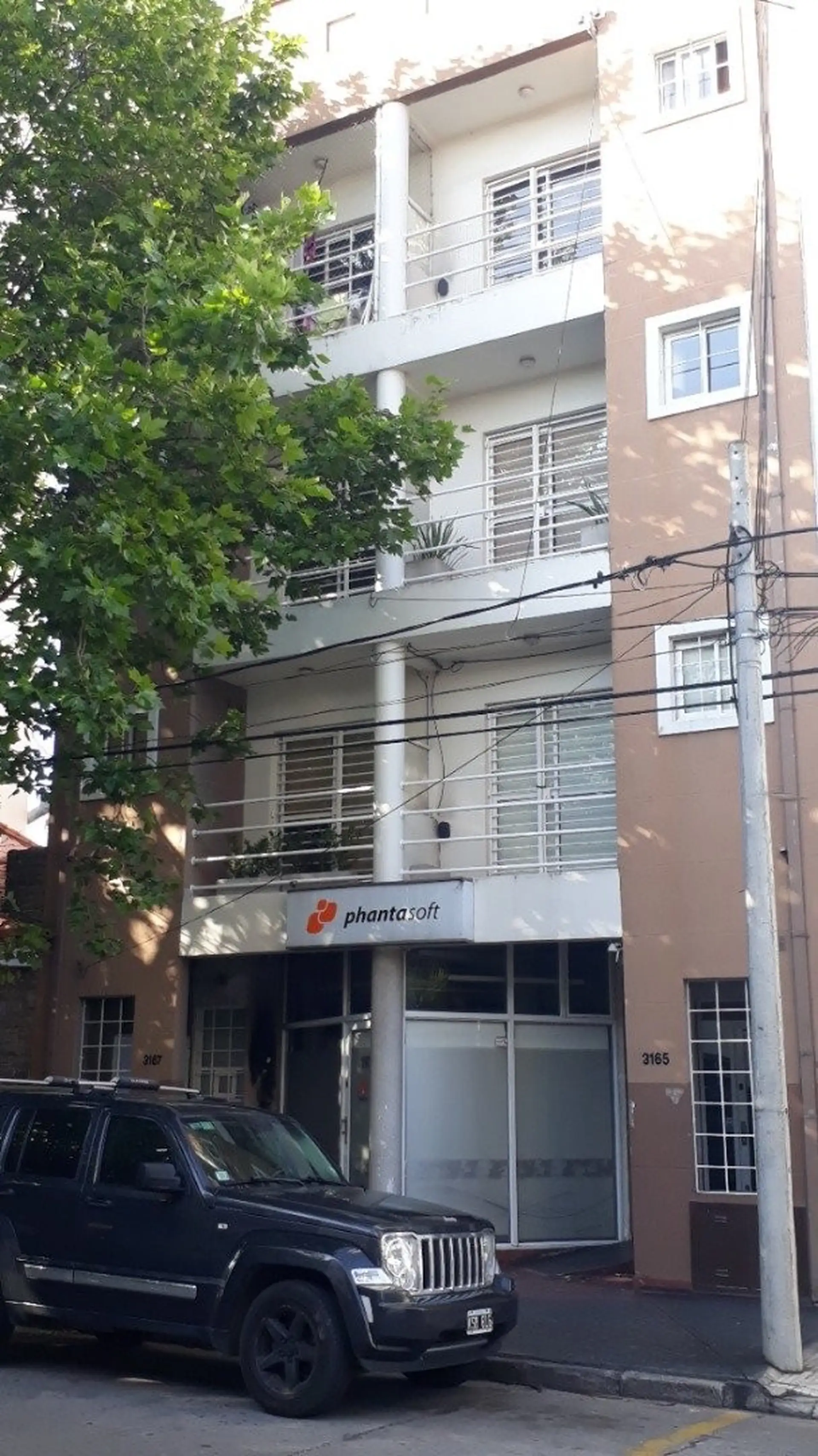 Departamento de 3 amb a la calle con balcón