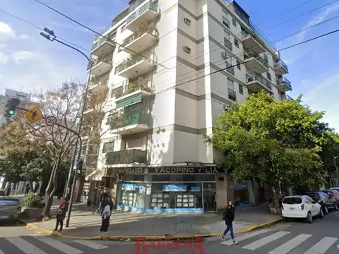 Hermoso 2 ambientes con balcon terraza en esquina