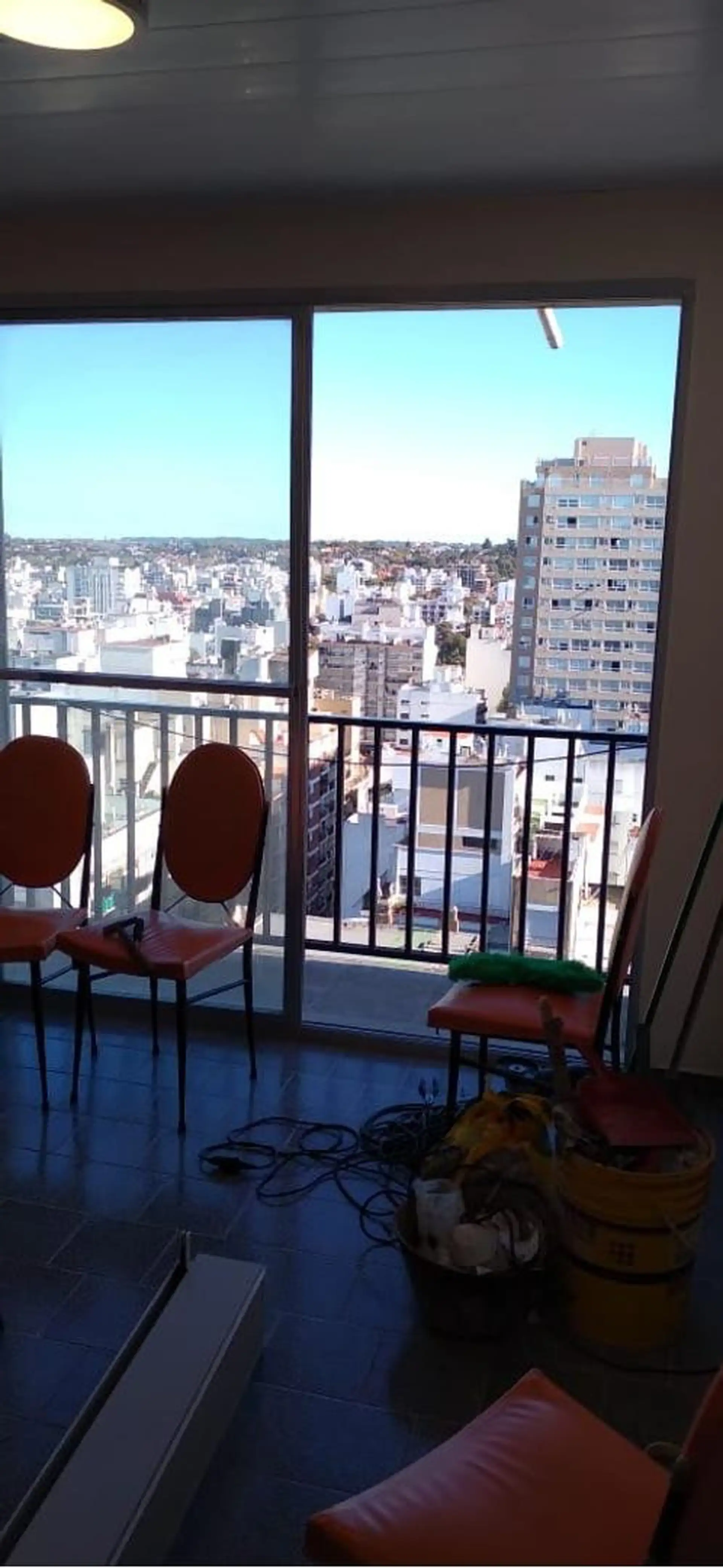 VENTA DPTO 2 AMB AL LATERAL CON BALCÓN Y COCHERA