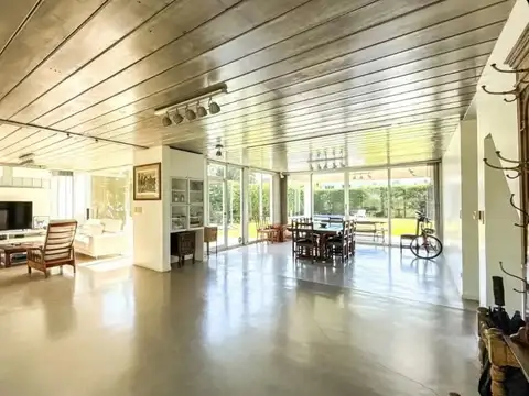 Casa 6 ambientes con 3 baños
