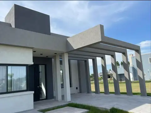 Casa en Venta en San Lucas, USD 245.000