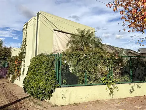 Casa 5 ambientes con 1 baño