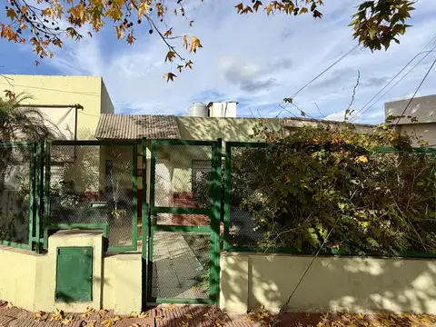 Casa en Fisherton Chaparro 703. Esquina 3 Dormitorios