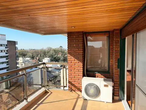 Departamento  3 dormitorios en Alquiler  San Isidro