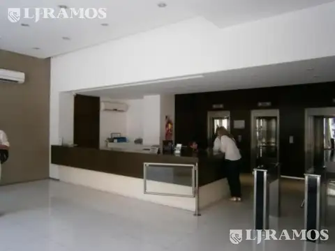 Oficina Monoambiente con 4 baños