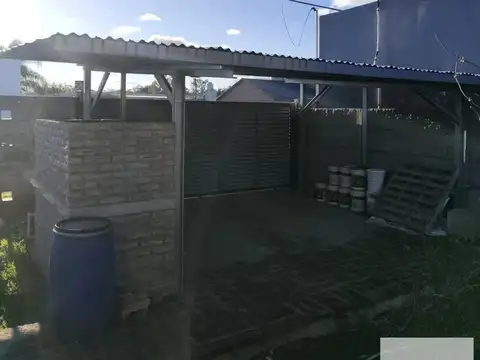 Casa 5 ambientes con 1 baño
