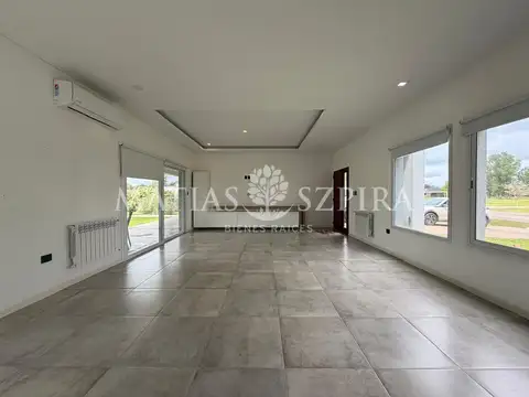 Casa 4 ambientes con 3 baños