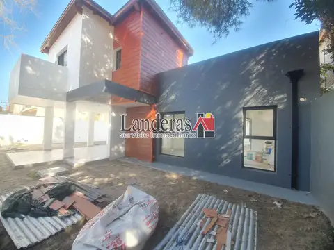 Hermosa Casa PH 4 amb. - A ESTRENAR - Todos los Servicios Conectados!