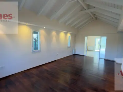 Casa 6 ambientes con 3 baños