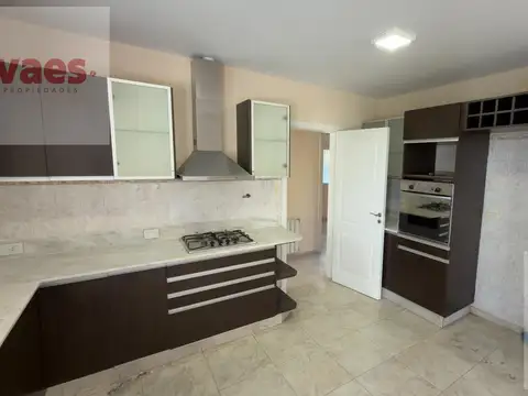 Casa en Alquiler al Oeste