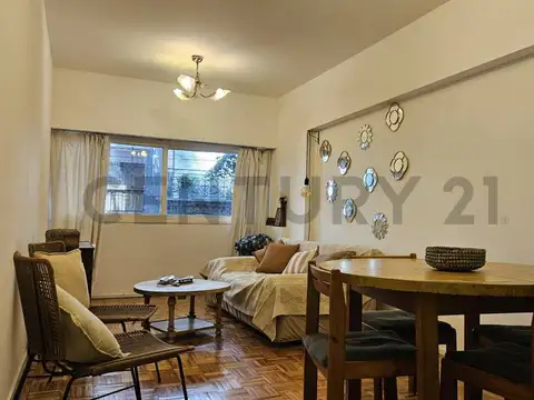 José Andrés Pacheco de Melo 1900, Piso 1