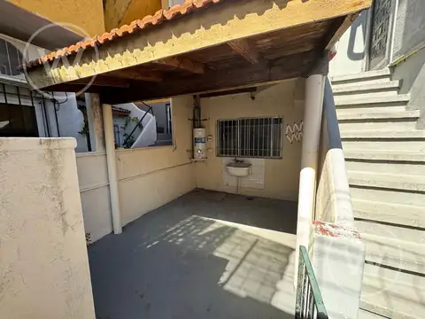 Depto Tipo Casa 2 ambientes con 1 baño